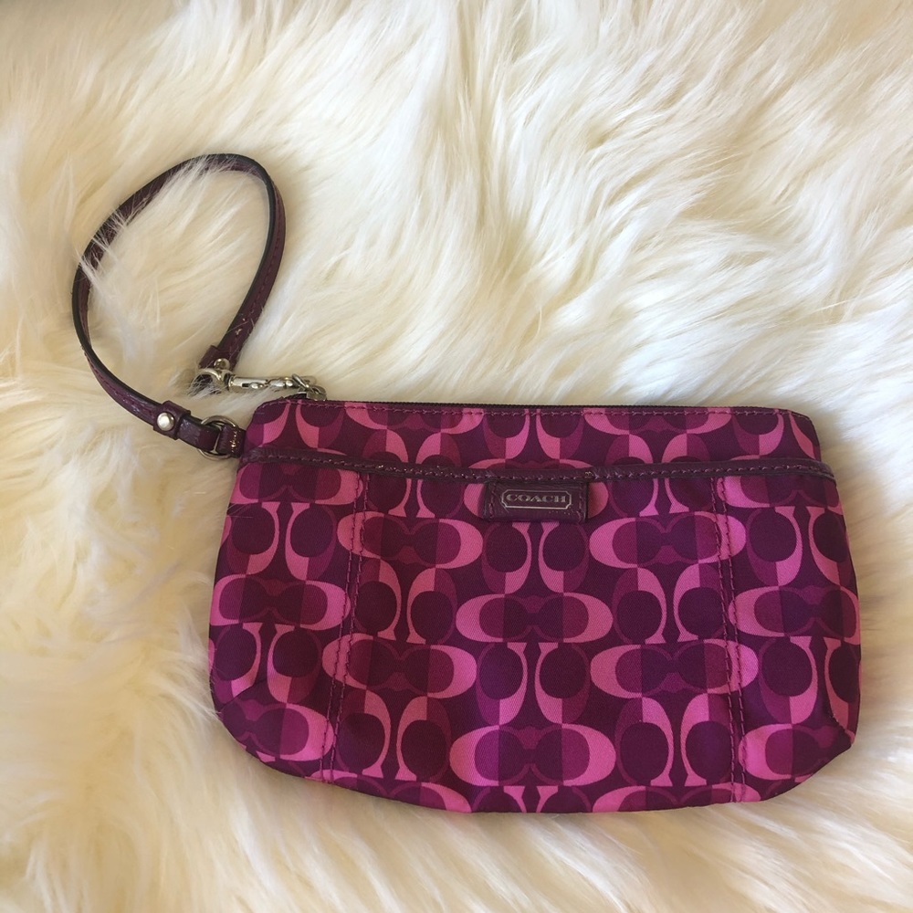 🌿SOLD🌿Coach Purple/Pink Wristlet Bag